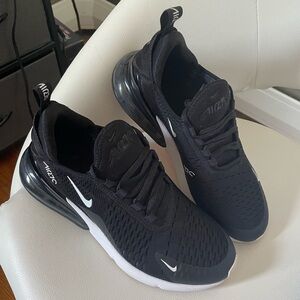 Nike air 270 size 8